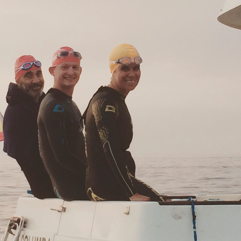 NedaelMon's tweet photo. Sonrisas y nervios. Somriures i nervis. Smiles and jitters. #NeMEstrecho #NeMEstret #NeMStrait #Gibraltar #ows #swim http://t.co/8hc2b7WqnF