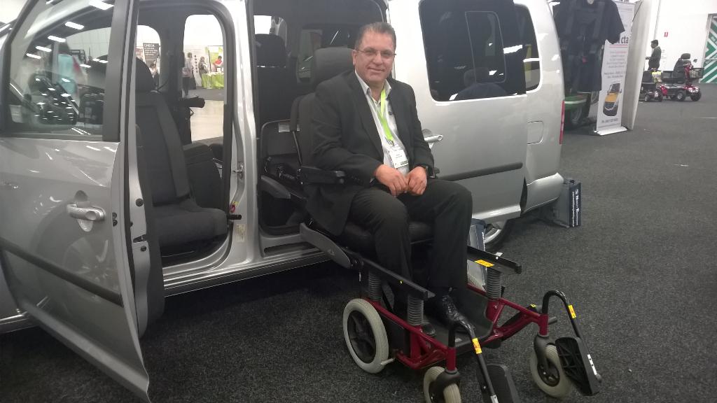 CatalystFndn's tweet photo. Yes we drive! @MobilityEng #Willshire #DALExpo http://t.co/nxCbLkZzix