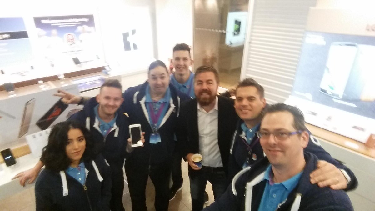 Pauljbooth's tweet image. Ready for action in Peterborough come down and see us @jonny5cain  #O2Peterborough #o2Guru #iPhone6sOnO2
