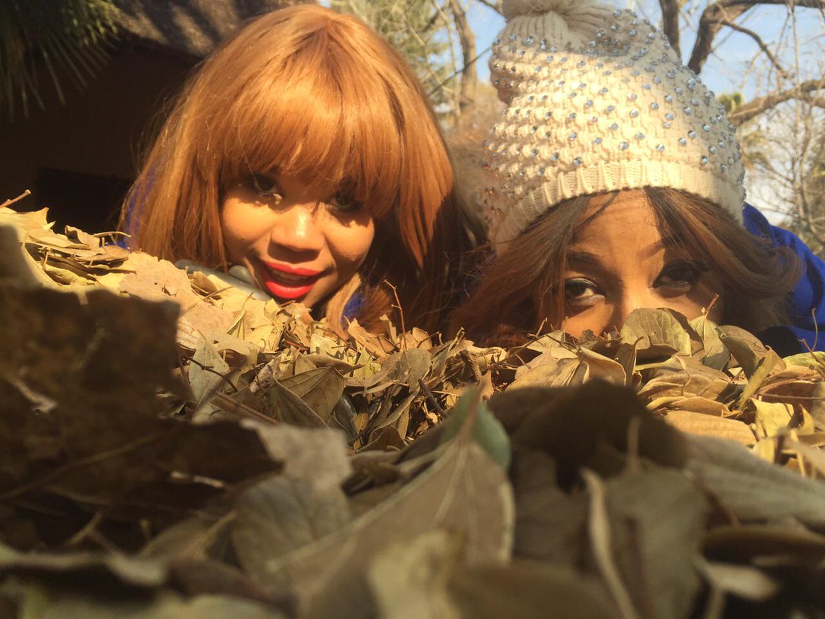 RealityCheck_SA's tweet photo. Reality Check Behind the scenes! @Chomee1 @kellykhumalo_ http://t.co/SlMBz3TX5C