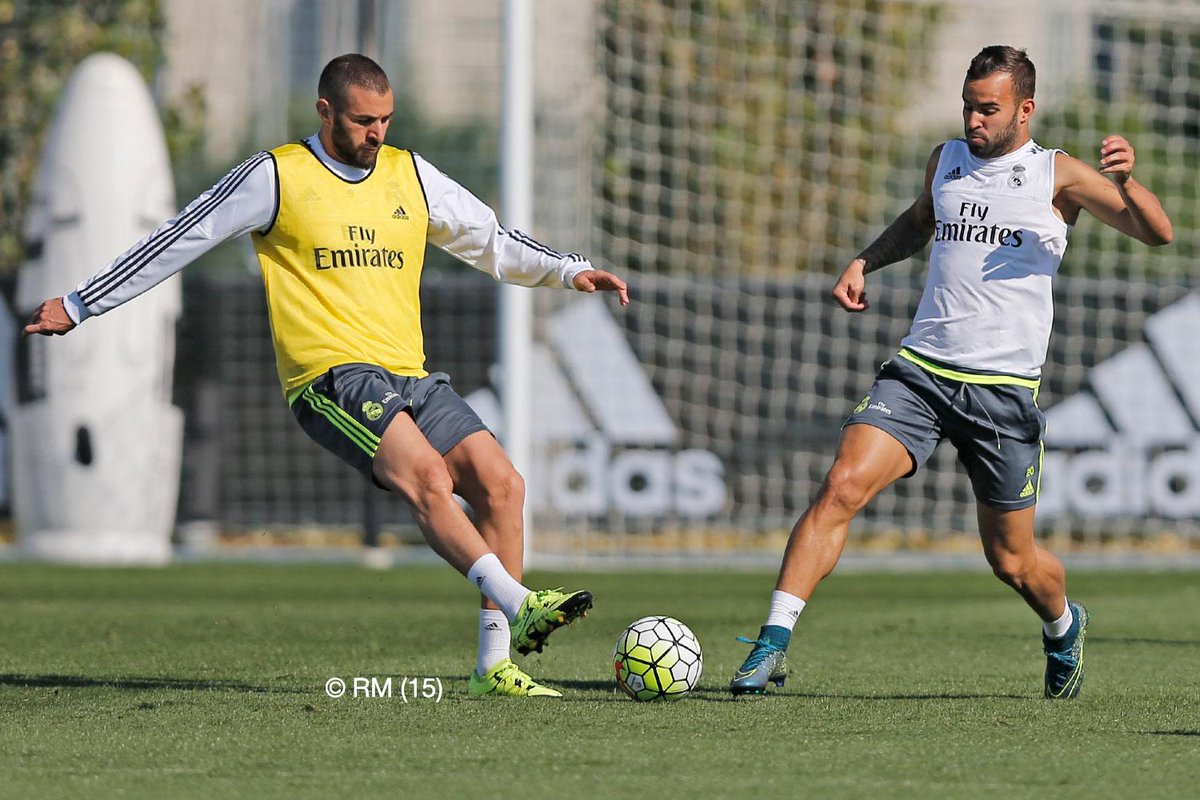 Check out some of the best photos from today's training session at Ciudad Real Madrid! 💪⚽

#RMCity #HalaMadrid