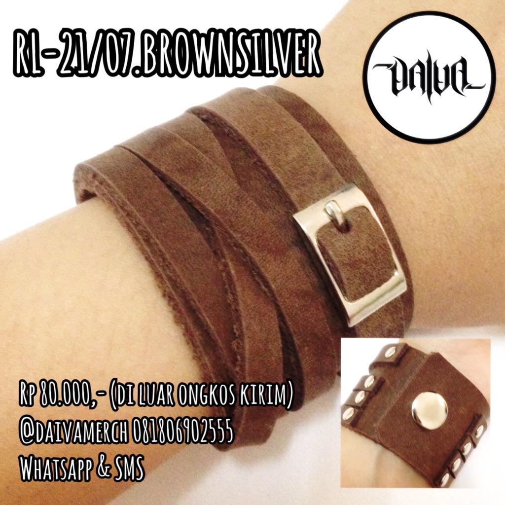 RL-21/07. Brownsilver
#gelangkulit #gelangkulitasli #leatherhandwear