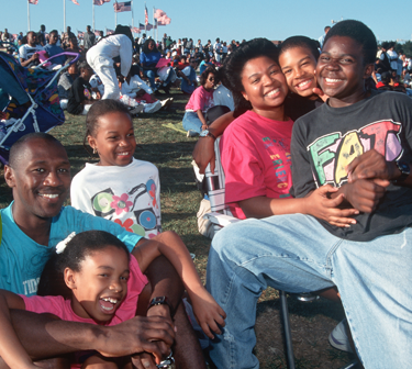 Blendages's tweet photo. This #family is happy because they use #blendages sterile strips - the new cover for people of #color! http://t.co/3yAazColSt
