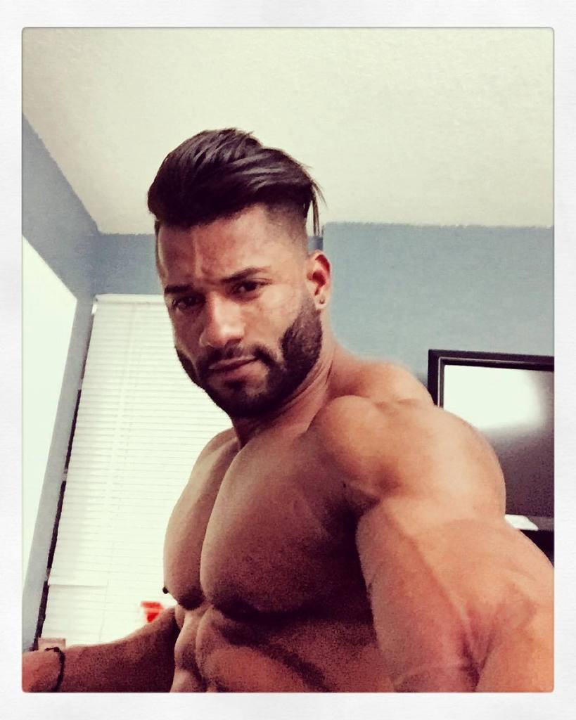 serg_turin's tweet photo. 💪😎#telemondo #univicion #chile #Colombia #competencia #fitness #fama #fuerza #herbalife #modelo #muscle #mexico #ca… http://t.co/uRBV8AHult