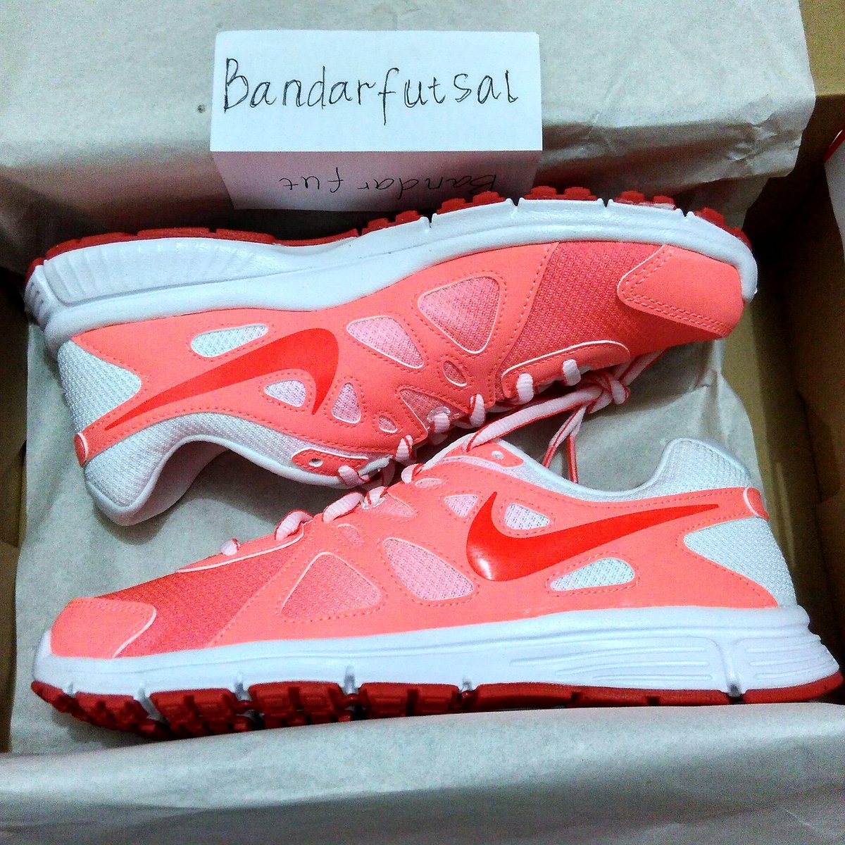 bandarfutsal's tweet photo. WMNS NIKE REVOLUTION 2 MSL PR 
Artikel = 725163-606
Harga Resmi = 599.000
Harga Promo = 495,000 http://t.co/Bi3FKogwUy