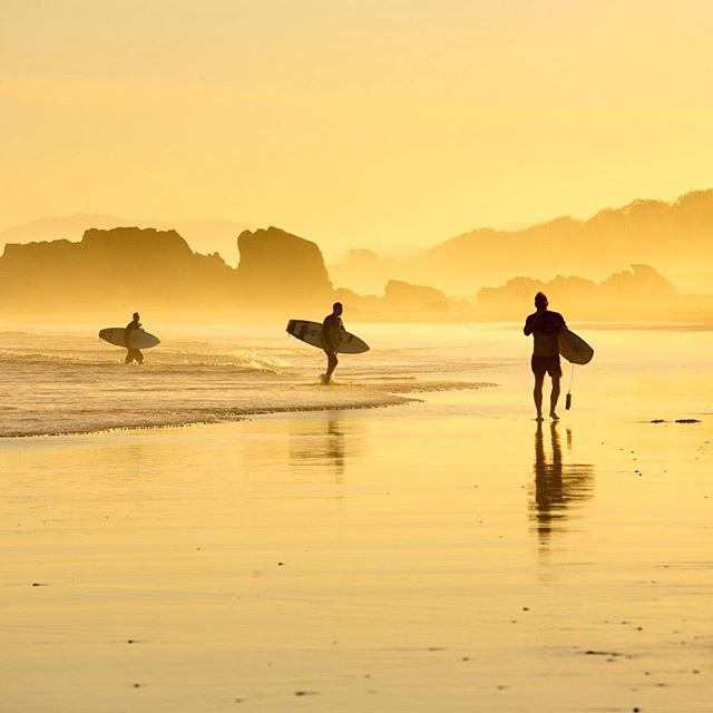 Australia On Twitter This Photo Brings A Whole New Meaning To Calling Sunset The Golden Hour Photo Via Ig Charlieblackerphotography Http T Co Apzdjord9j Twitter