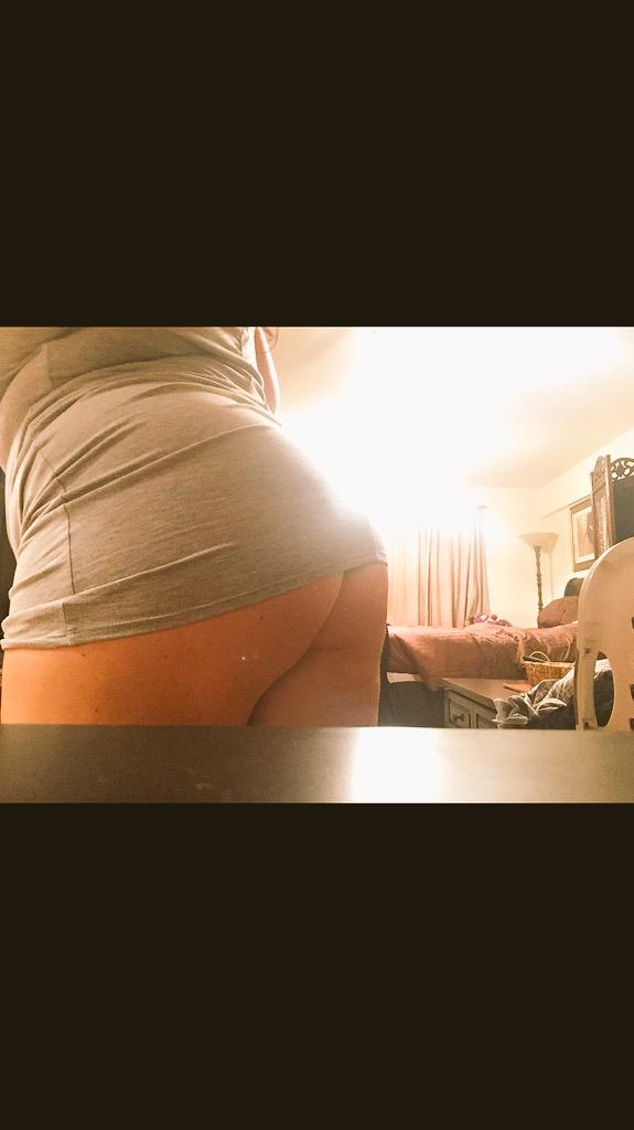chokemeout69's tweet photo. Wood Morning..... #ondatass ๐๐ http://t.co/KvkC6PPnyO