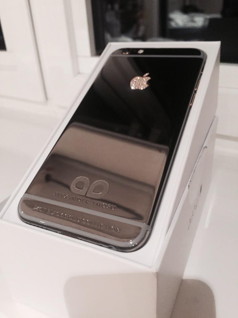 AmosuCouture's tweet photo. Buy IPhone 6s b4 Oct 31st Yellow, Rose, Platinum or Black Gold £2399 &amp; get a free Swarovski Apple logo &amp; Leather case http://t.co/1j1EfvKZO6
