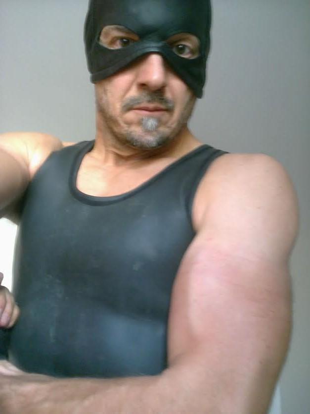 CoriosoCuir's tweet photo. With some #neoprene #gear today :-) http://t.co/IxGCCWfbwM