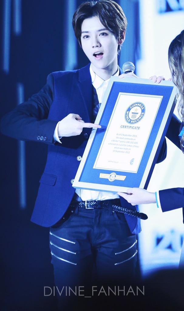 Divine_FanHan's tweet photo. #LuhanReloaded 150925 #LUHAN - "Reloaded" 1st Mini Concert http://t.co/A4zzQeBjbx