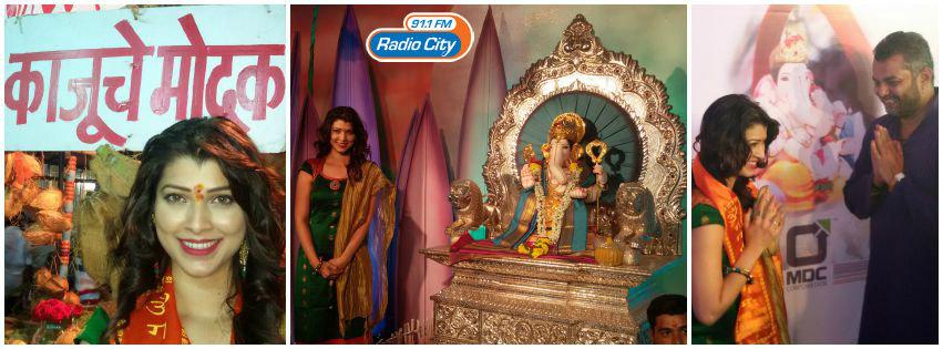 radiocityindia's tweet photo. #GulabachiKali bole toh @tejaswini_tweet taking bappa's blessings at #ShriKasbaGanapti !! #RCPune http://t.co/owisq1aGDD
