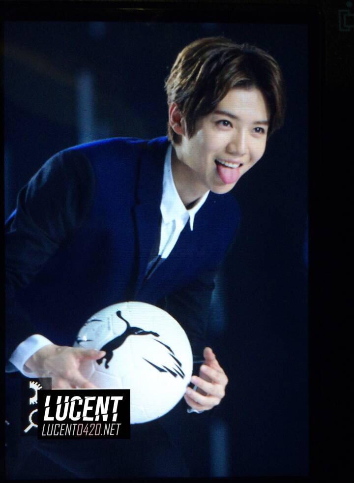 dyokyungja's tweet photo. #LuhanFirstMiniConcert
LUHAN TO SM http://t.co/qDoM8wExYD