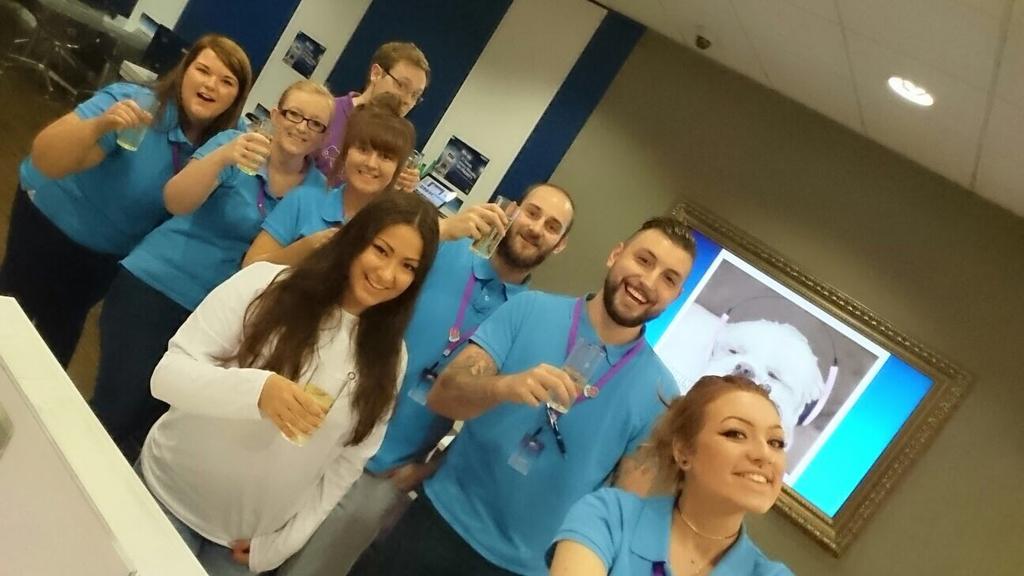 CelfoneTrading's tweet image. Our #O2doncaster team are enjoying #iPhone6s launch!