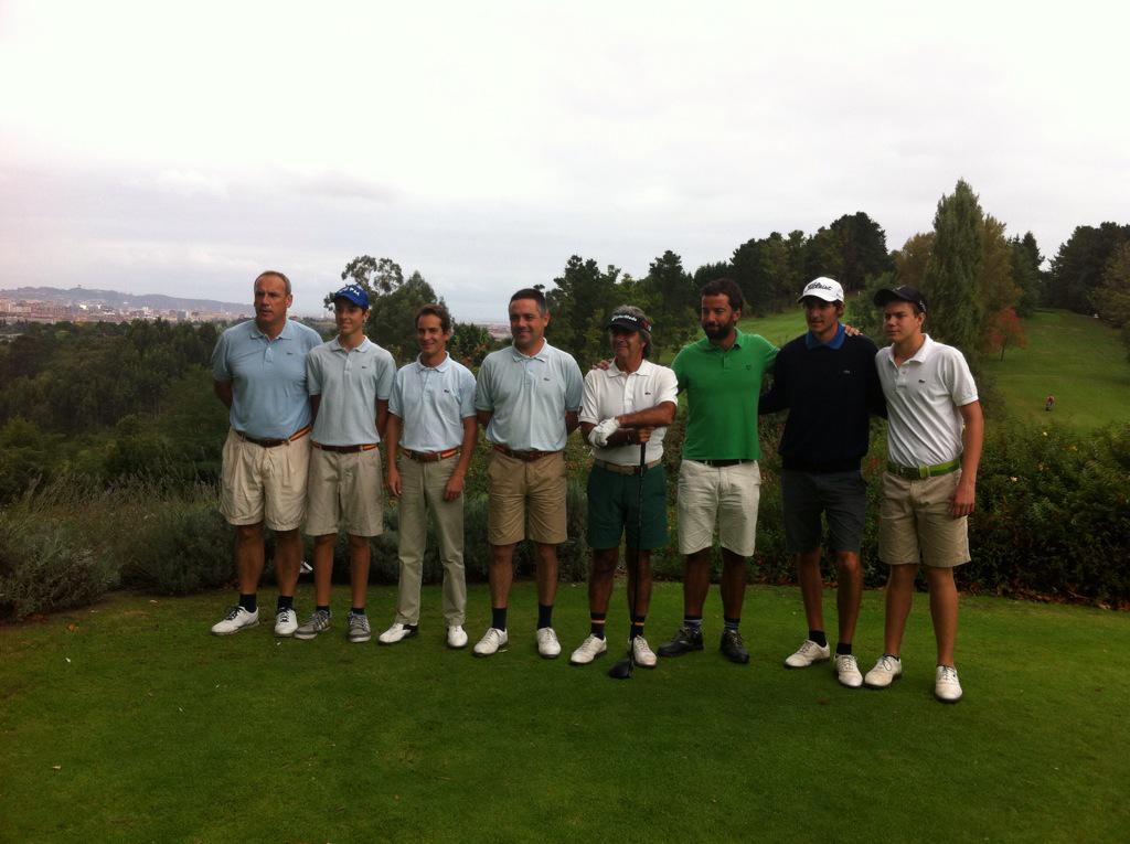 ADOLFMOON's tweet photo. Empiezan los enfrentamientos por el título. RCG El Prat - CG Escorpión #InterClubsMasc @rfegolf http://t.co/gxfpCYhZAa