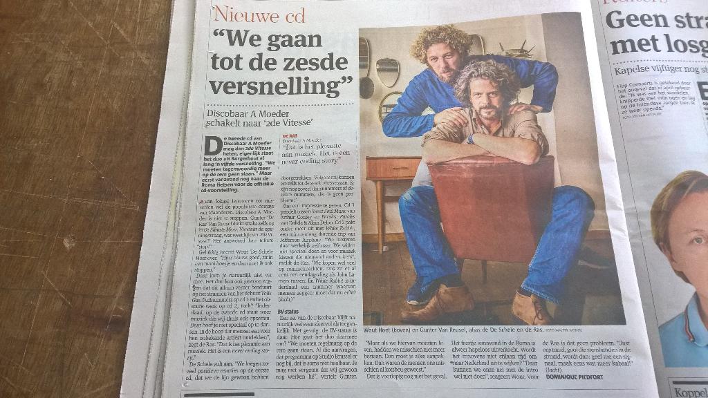 discobarAmoeder's tweet photo. Vrijdag frutdag! #2deVitesse #Feest @DeRomaVzw @gva @umusicbe http://t.co/5i9qmkkxEL