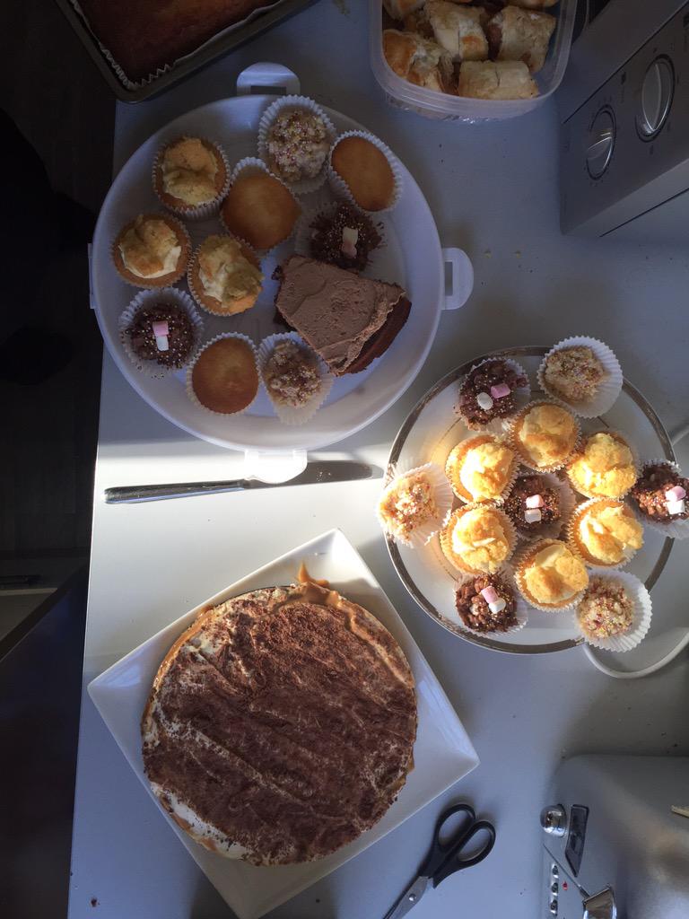 EmmaXLCX's tweet photo. @MSBSolicitors @MillanMorn #Allerton Road office efforts!! http://t.co/qLNxY7qPnj
