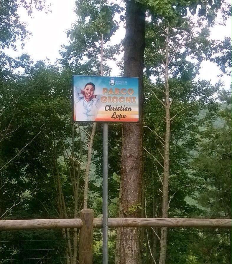 co_dimar's tweet photo. Con delibera del Consiglio Comunale n. 13 del 31/07/15 è stato intitolato il parco giochi comunale a Christian Lopo http://t.co/SDnJjPqYot