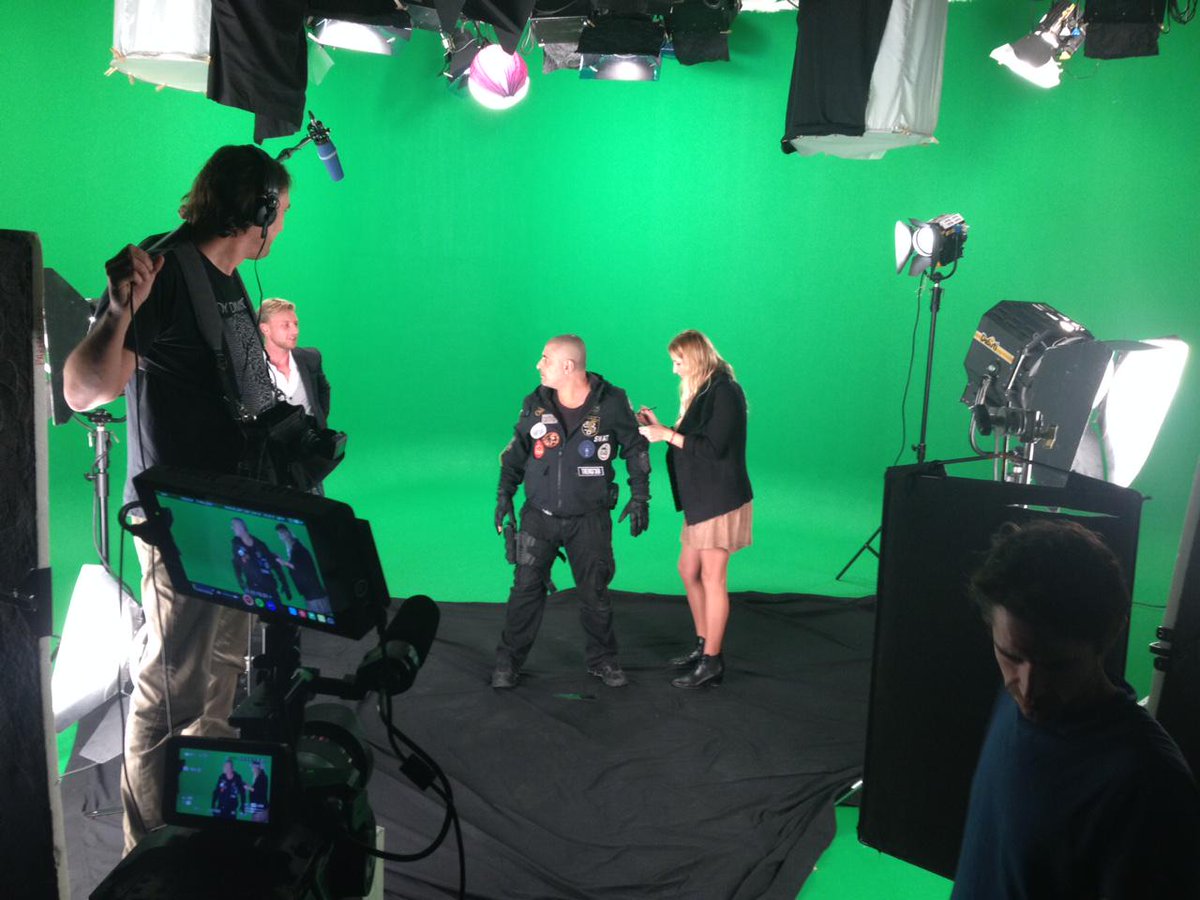 PlanetePlusAE's tweet photo. @linsidertv revient en octobre... http://t.co/StqqA5aijs http://t.co/5k7kxgIEZt