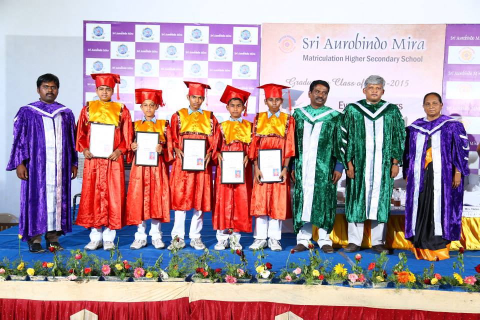 SAMMADURAI's tweet photo. @Eventful Juniors Graduation Ceremony 2014 - 2015 http://t.co/mHO3PHy1Zb