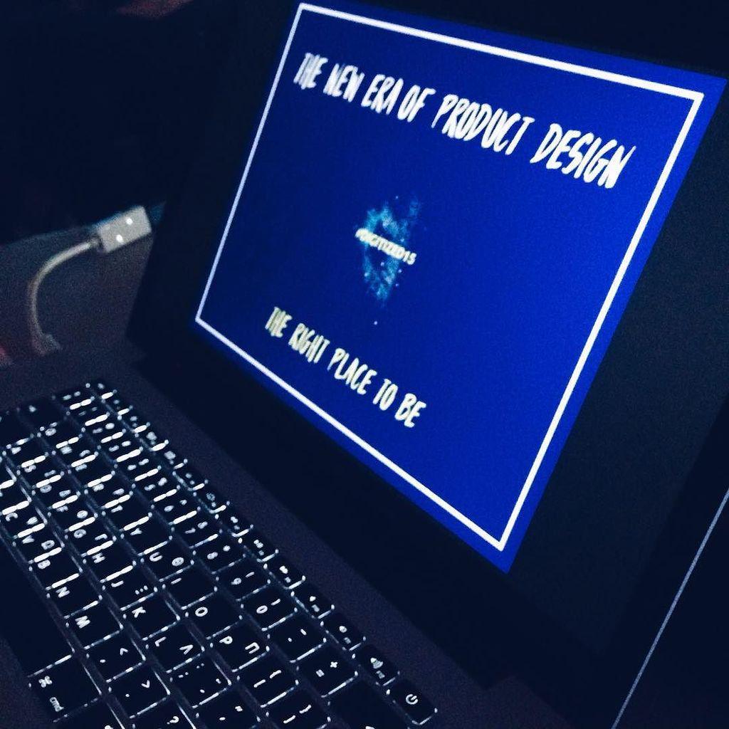 AthensInsta's tweet photo. Let the show begin! #anothercircus #digitized15 #workshop #thenewera #vakalo by vpvapour http://t.co/veqVqmxfaa http://t.co/1cRZ4rOVbF