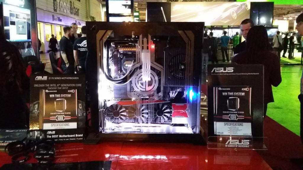 OC3D's tweet photo. Drop by the @ASUS_ROGUK and @ASUSUK stand at #EGX2015 to see the epic GTX980 Ti competition system! #tinytomlogan http://t.co/Qy1rG2wEQ1