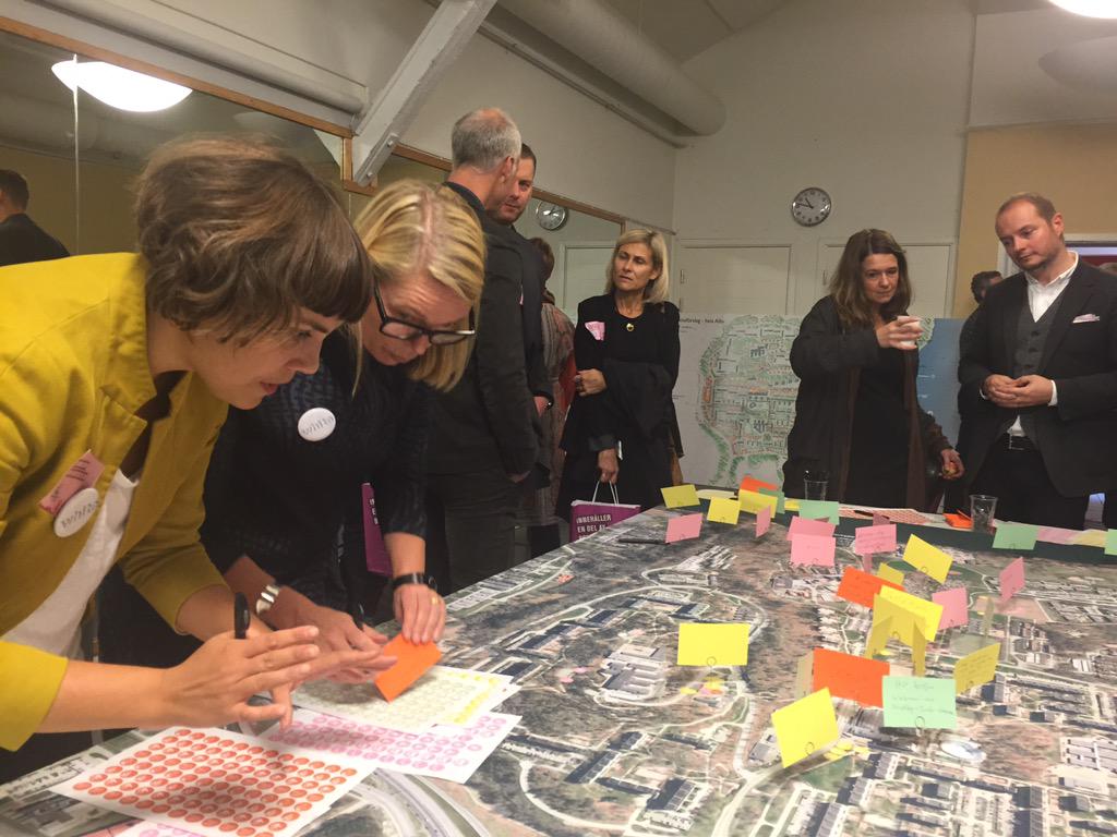 whitearkitekter's tweet photo. Kultur + arkitektur = motor för stadsutveckling! Idag håller vi workshop på Stadsbyggnadsdagen i Alby. #arkpol #bopol http://t.co/NmUb2sLJD7