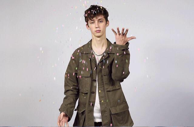 frantaspenguin's tweet image. #FOOLSVIDEO is in 4 hours...