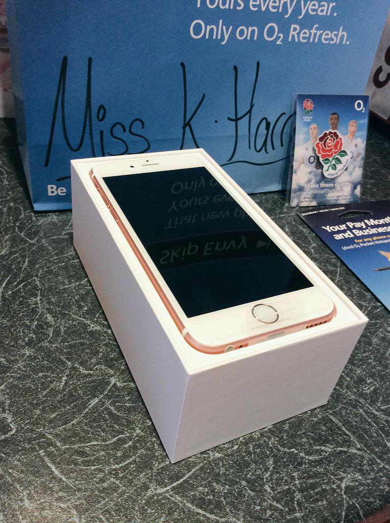 Katiekevthebird's tweet image. iPhone 6S 😍 #iPhone6s #iPhone6sOnO2 #64GB #RoseGold @O2