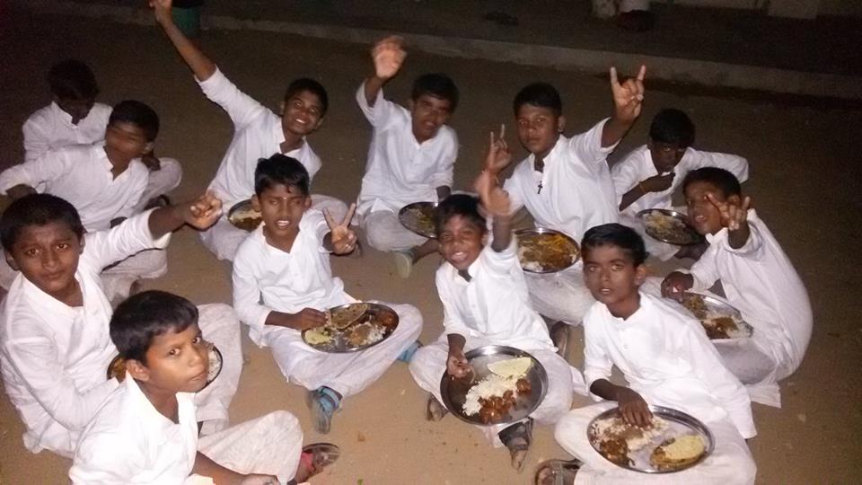 SAMMADURAI's tweet photo. @Boarder's @Moonlight @Dinner - 29th Aug '15 http://t.co/DNmHoLJbXX