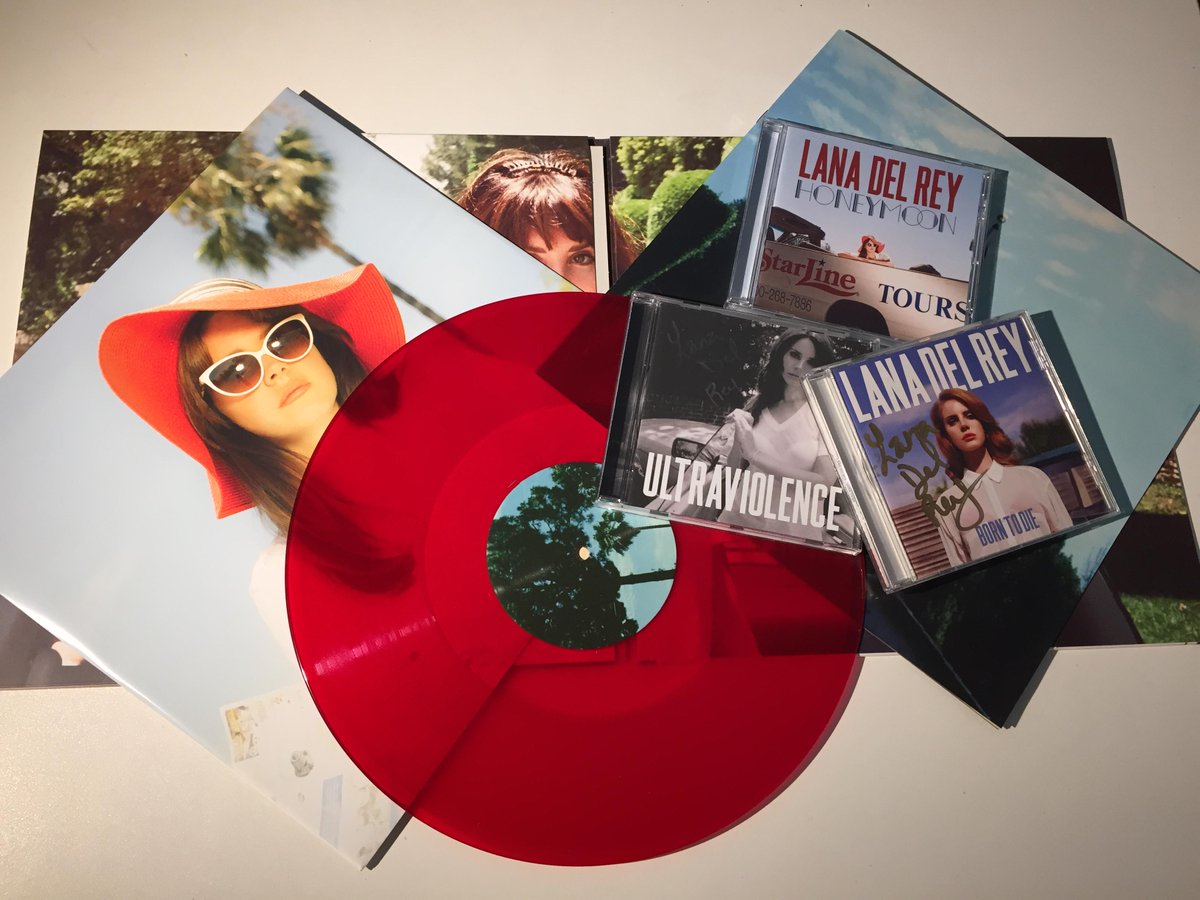 .@LanaDelRey 's #Honeymoon is #1! To celebrate we have this amazing bundle w/ RED VINYL and SIGNED CDS! RT to enter