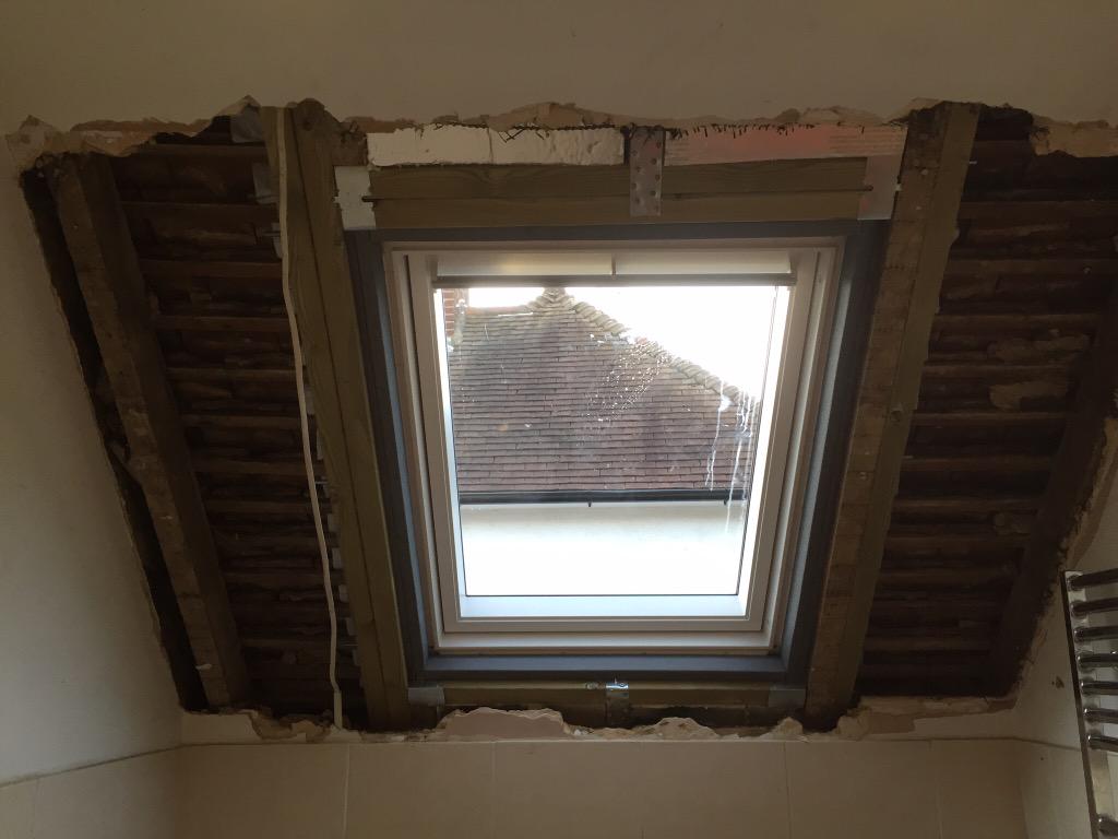 VeluxRepair's tweet photo. #new #velux installation #edp flashing #ggu #mk04 @sterlingbuild supplied window from @VELUXGBI http://t.co/gmosVBDsXl