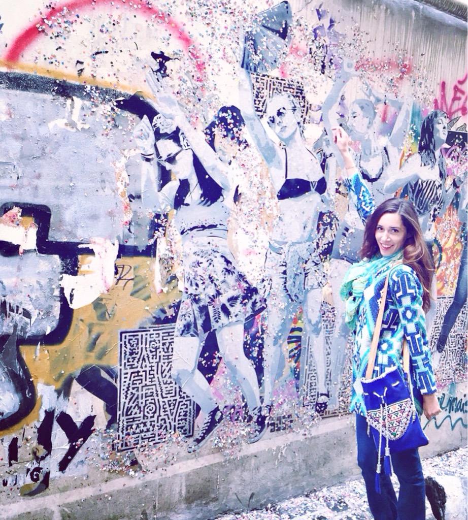 Alix_Officiel's tweet photo. #Paris #streetart #cesttoujourslete #confetti #girlpower #hautencouleurs http://t.co/yyqqa6t787
