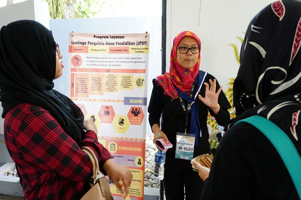 taiyoguchi18's tweet photo. 5. Hadir pula sesi Sharing Beasiswa LPDP buat para scholarship hunters utk dlm dan luar negeri #PK41 @caturekamandala http://t.co/YHB9nNC5pb