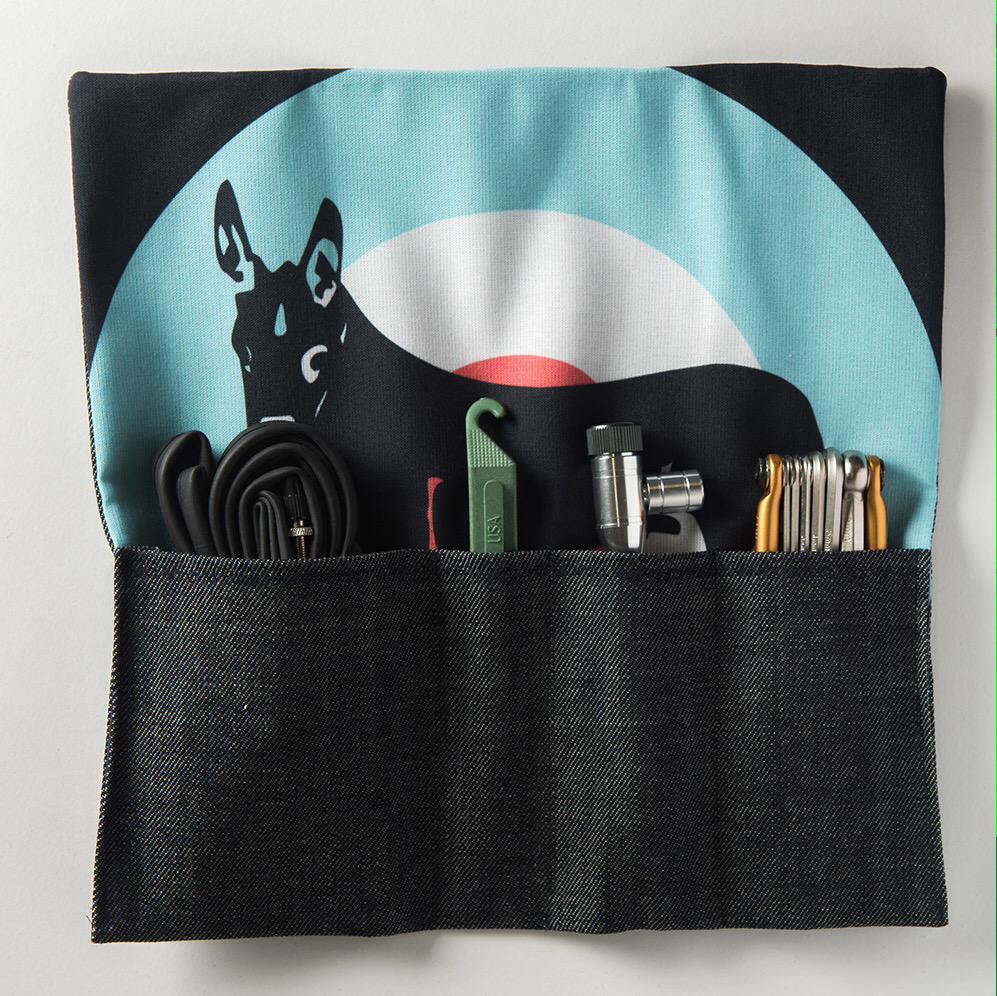 donkeylabelaus's tweet photo. Your ride essentials all in one spot, in your jersey or under your saddle. #toolroll #donkeylabel #fresh #cycling http://t.co/oxhCjUTCXX