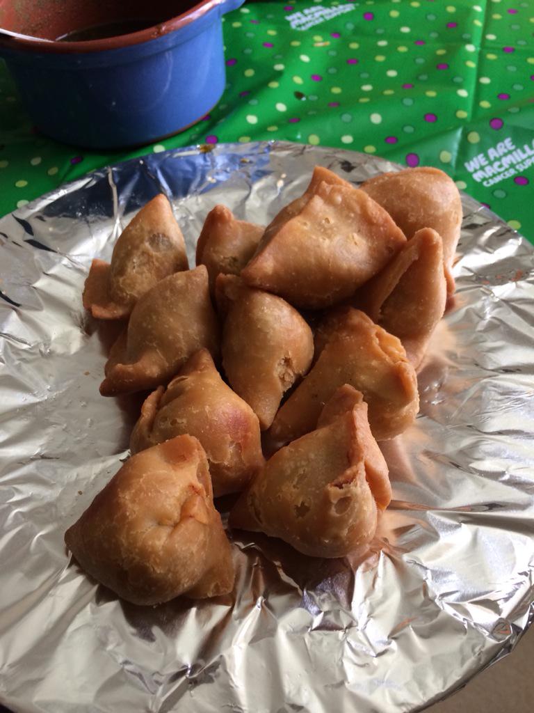 #MacmillanCoffeeMorning <a href="/pri_yaeh/">Priya Tandon</a> #foodies #cakes and so much more!