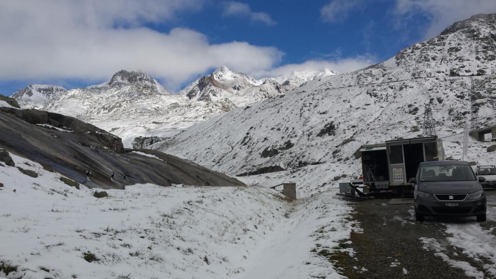 recticino's tweet photo. La vista ieri dall set #beyondthemist #sangottardo  #filmmaking @KabiriaFilms http://t.co/4knFbbi7cf
