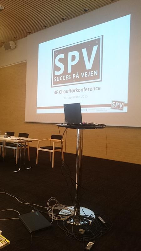 UX_Revolution's tweet photo. ...Publikum var ca. 200 chauffører.
Arrangementet var helt klart et af weekendens højdepunkter:-) http://t.co/D8eUdcCsg4