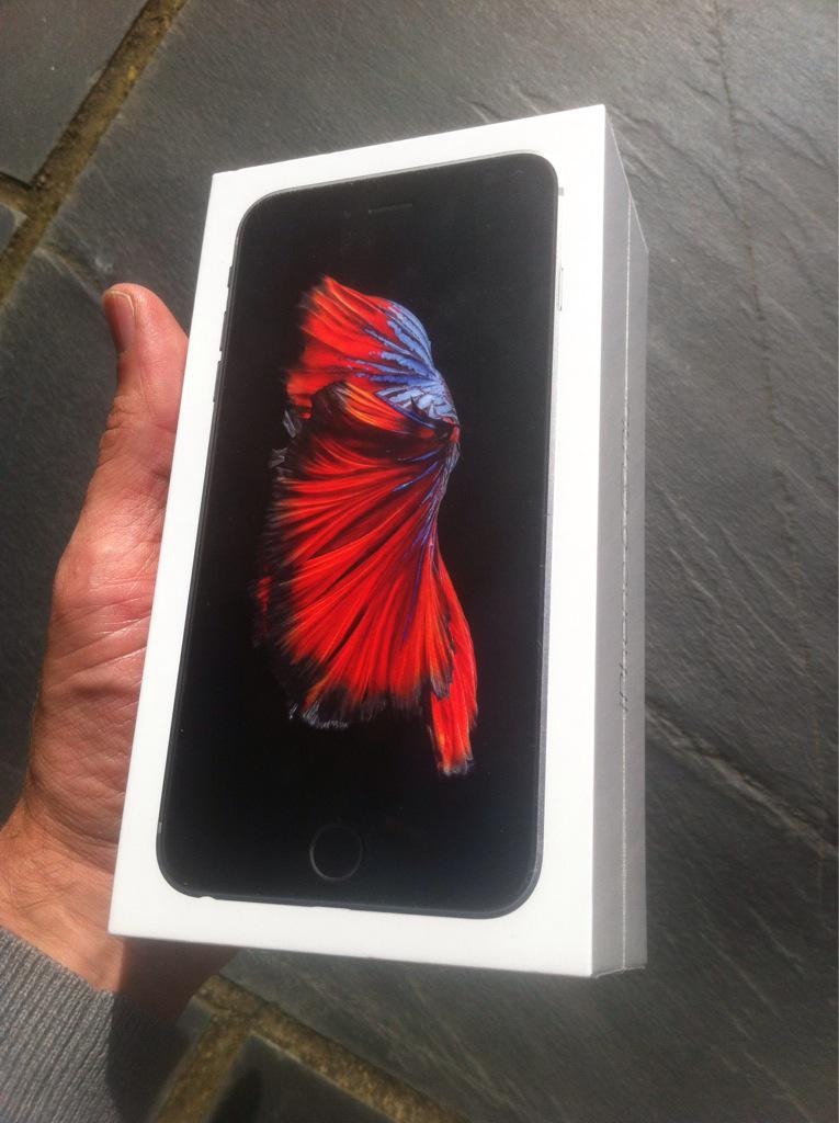 JeremyCorner's tweet image. Very excited to be upgrading my iPhone 4 to a 6s Plus today!  #iPhone6sOnO2