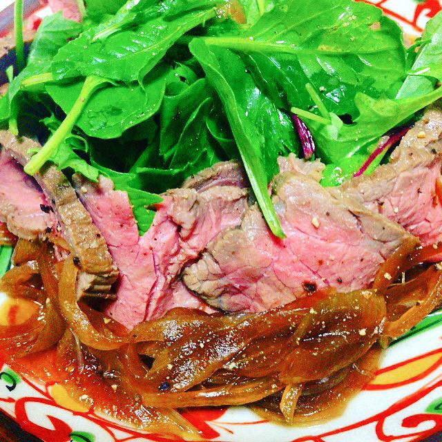 おチヨ Twitterissa ローストビーフ 焼き野菜 キャベツのナムル ローストビーフは きのう何食べた の佳代子さんのレシピ 焼かないなんちゃってローストビーフです ビールは黒ラベルでお願いします Twitter家庭料理部 Http T Co 90ezswk5io おチヨ Twitterissa ローストビーフ 焼き野菜 キャベツのナムル ローストビーフは きのう何食べた の佳代子さんのレシピ 焼かないなんちゃってローストビーフです ビールは黒ラベルでお願いします Twitter家庭料理部 Http T Co 90ezswk5io
