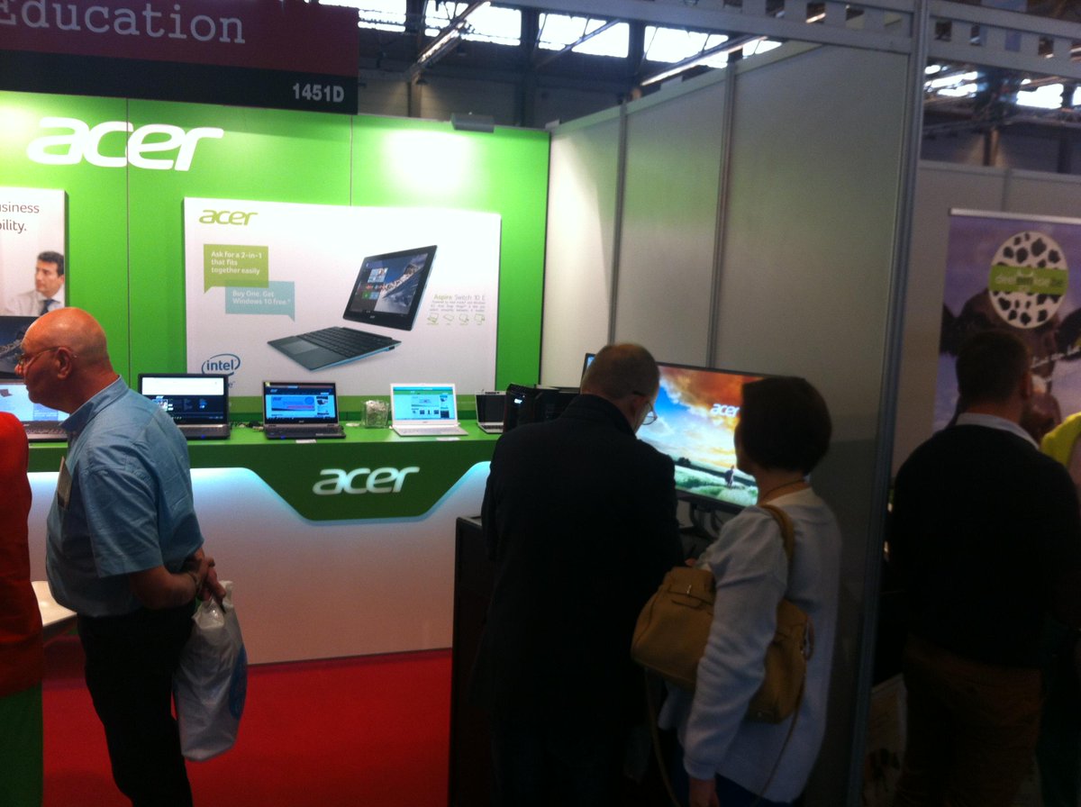 EduCornerBVBA's tweet photo. Hartelijk dank aan de 2000 bezoekers op ons @Acer 4 Education stand op #jaarbeursgent ! #Acer4Education http://t.co/MOI8NVOjf5