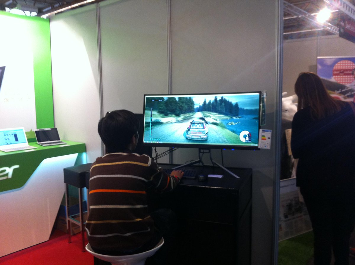 EduCornerBVBA's tweet photo. Hartelijk dank aan de 2000 bezoekers op ons @Acer 4 Education stand op #jaarbeursgent ! #Acer4Education http://t.co/MOI8NVOjf5