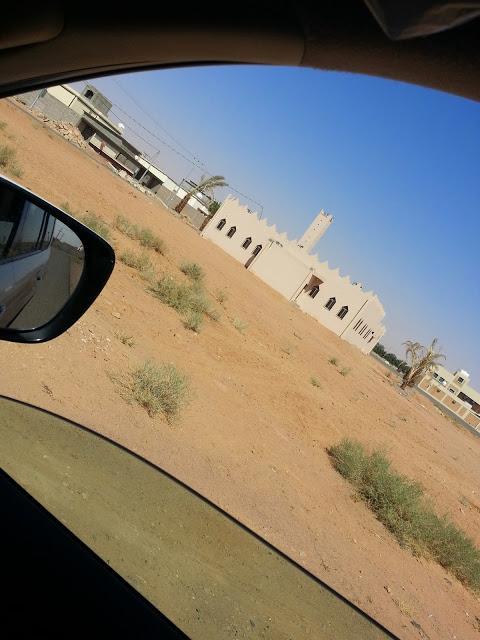 مسجد تبرعة الوالده في جزء كبير من قيمة بنائه في أحد القرى بمنطقة حائل كتب الله أجرها وجعله في موازين أعمالها. 
🌴🌴🌴🌴🌴