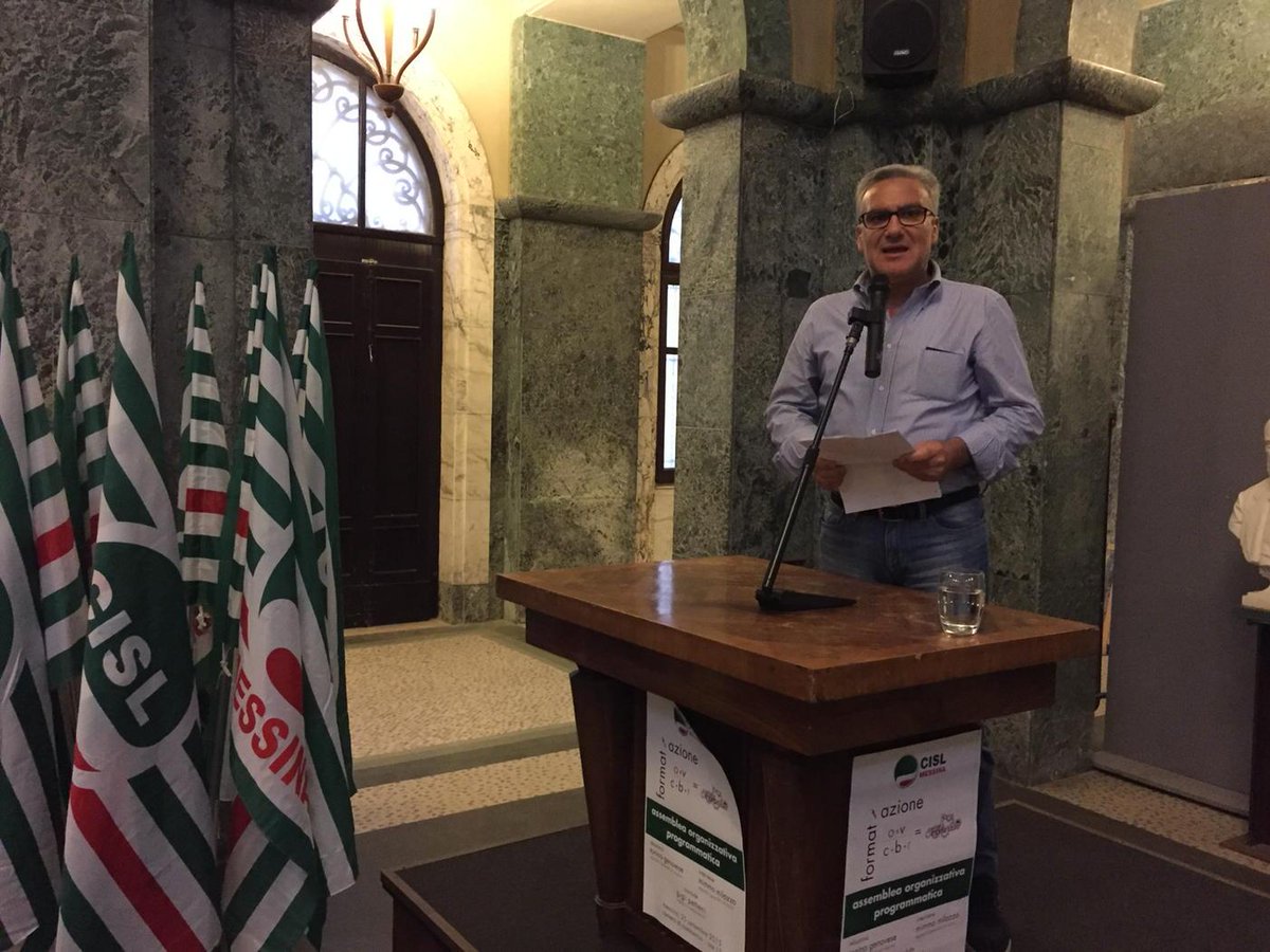 CislMessina's tweet photo. L'intervento di @giuseppefamiano alla #ConfOrgCislMe #crescereperilfuturo http://t.co/SkuwWMTPuy