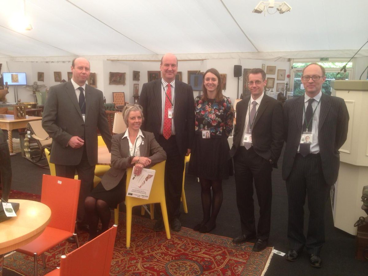 JeremyLamond's tweet image. Team Halls #FelixDennis view #auction