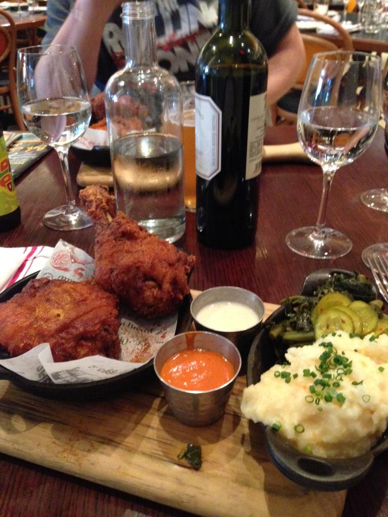Next lunch stop in #NYC <a href="/RoosterHarlem/">Red Rooster Harlem</a> awesome yardbird for the <a href="/figavl/">FIG Bistro</a> traveling show #avleat
