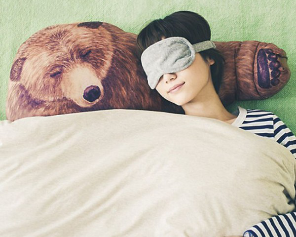M6plusofficiel's tweet photo. On a un #BonPlan pour vos grasses mat' du #weekendi ! RT si vous aimeriez dormir avec cet oreiller grizzli 🐻😴💤👌 http://t.co/VXIs6IibEX