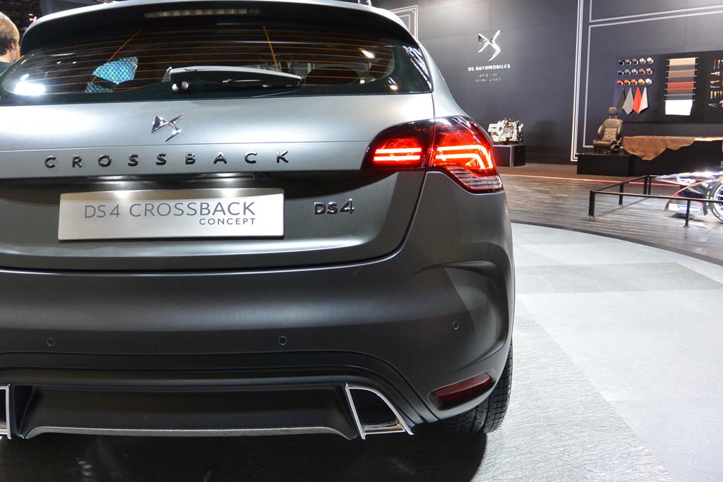 2015 - [FRANCFORT] DS 4 Crossback Concept CPw2XtsXAAIhW9C