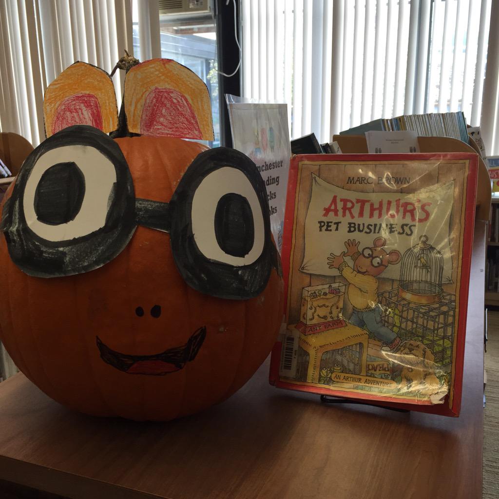 Lynch_Library's tweet photo. The great Lynch Pumpkin Challenge has begun! Details: https://t.co/TbNHgmeUhJ http://t.co/ECAU7Ks3m6