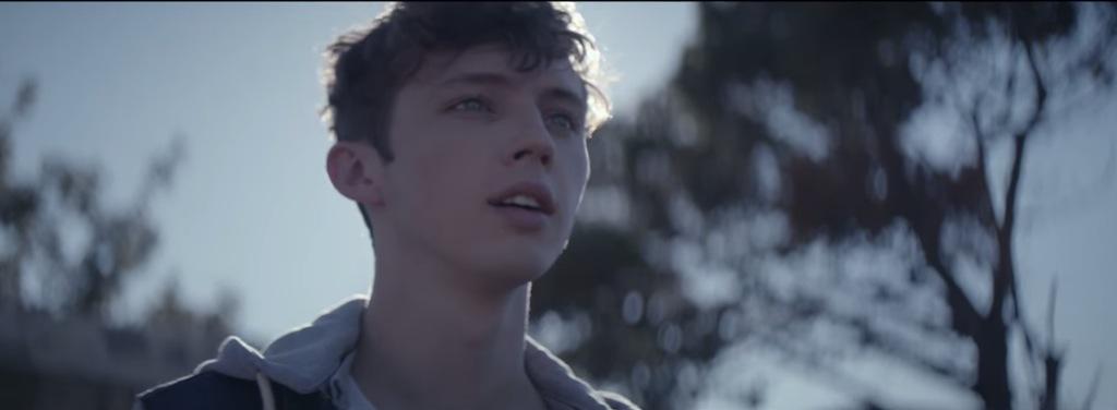 verni_dengi_'s tweet image. я умер 
и воскрес
и снова умер 
#FOOLSVIDEO