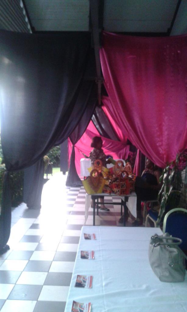 LadiesAfterWork's tweet photo. Set up ! We're ready, Ladies ! #LadiesAfterWork15 #Douala #Pullman #Cameroun #business #networking #women #Africa http://t.co/xVy168bSOB